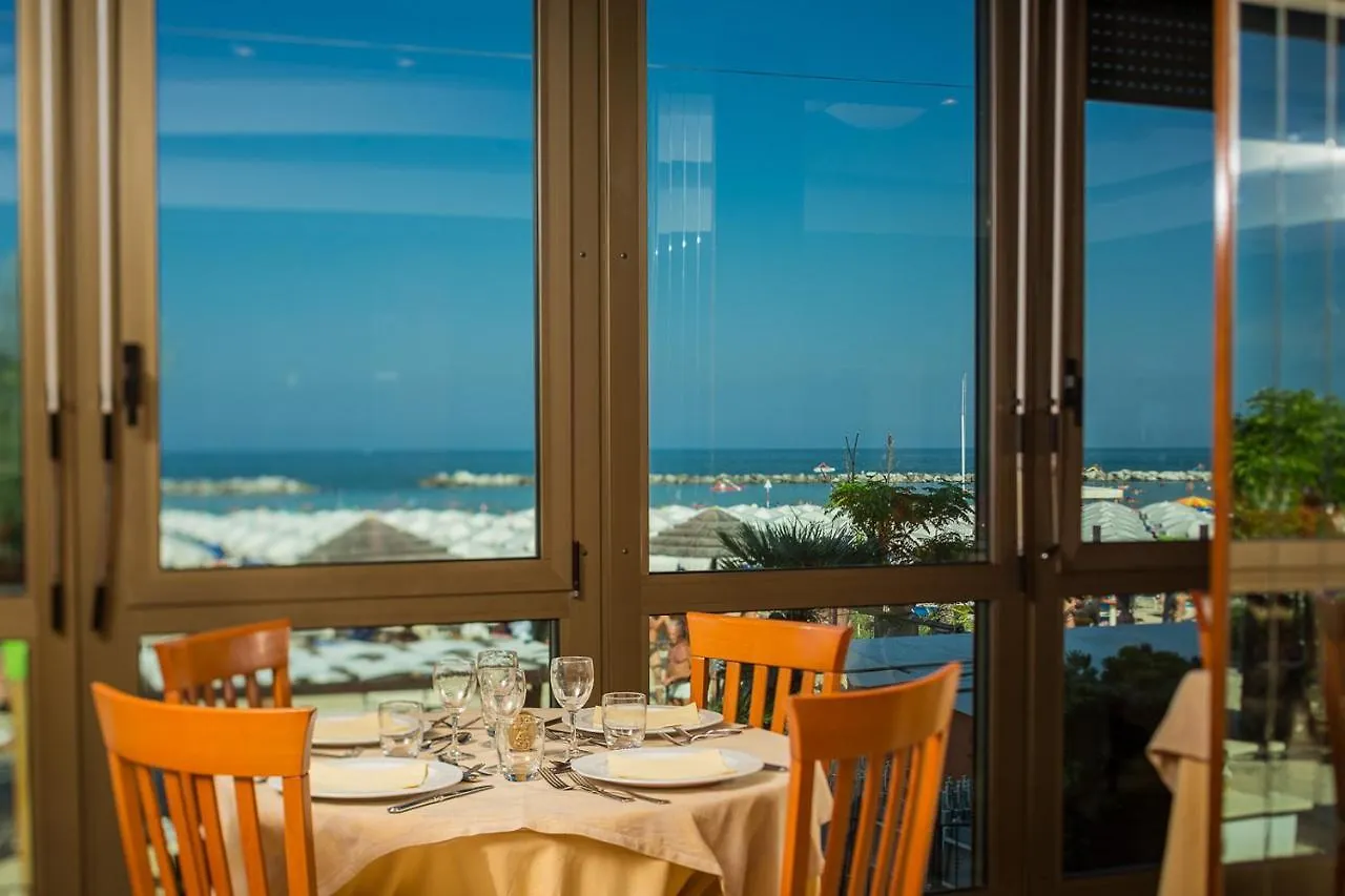 Hotel La Pace 벨레지아아지마리나 3*,  이탈리아