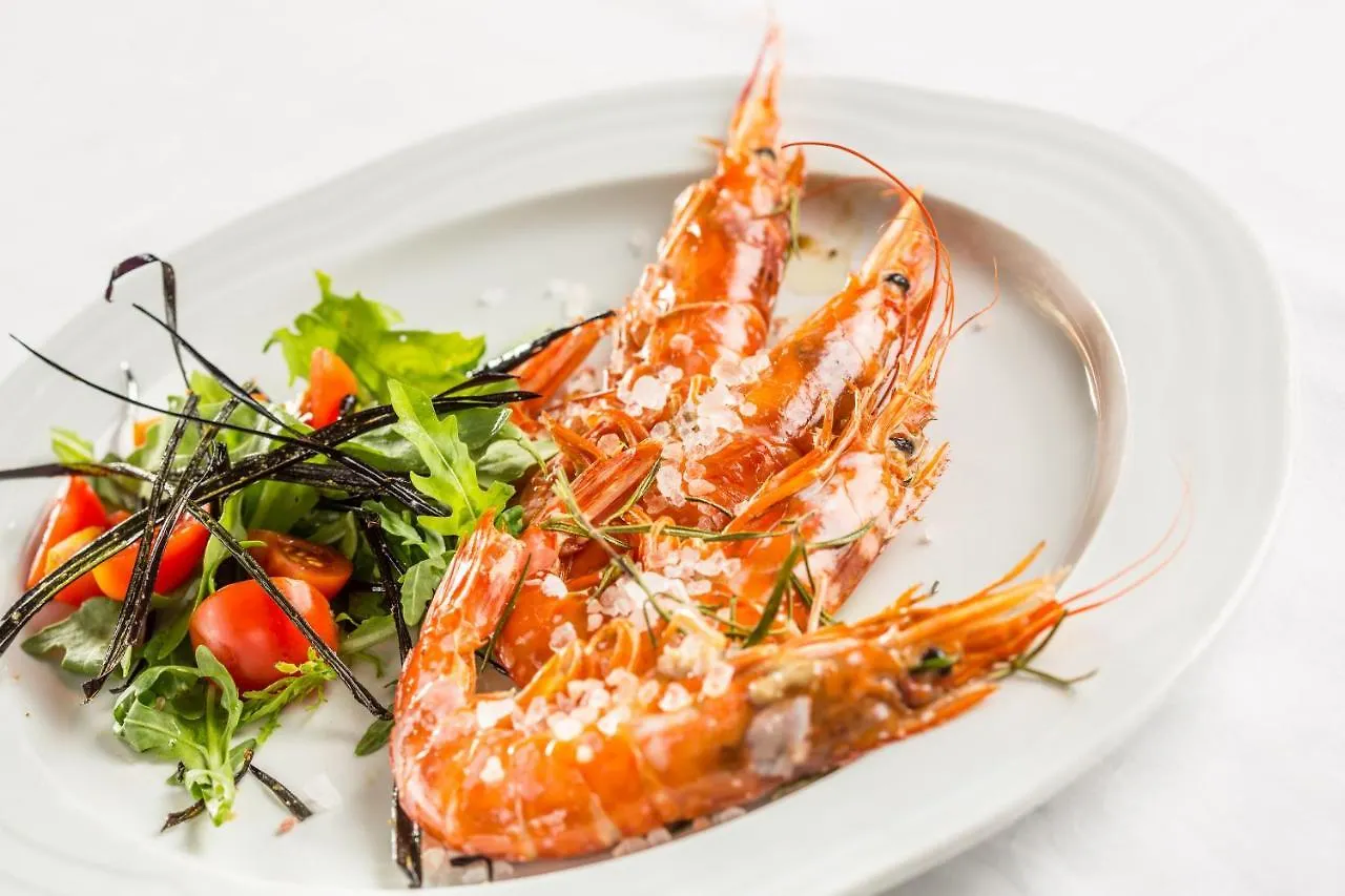 Hotel La Pace 벨레지아아지마리나