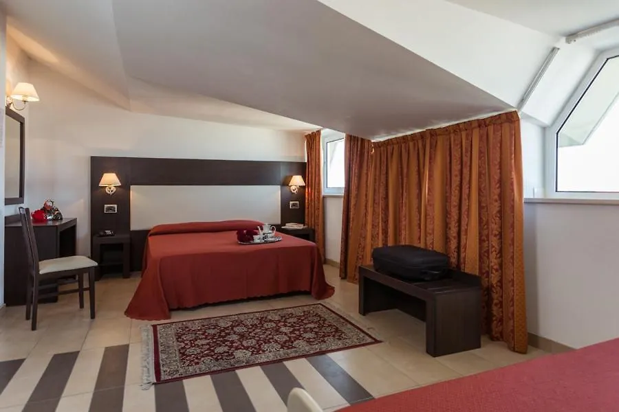 Hotel La Pace 벨레지아아지마리나 3*,  이탈리아